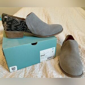 Grey suede TOMS size 8.5